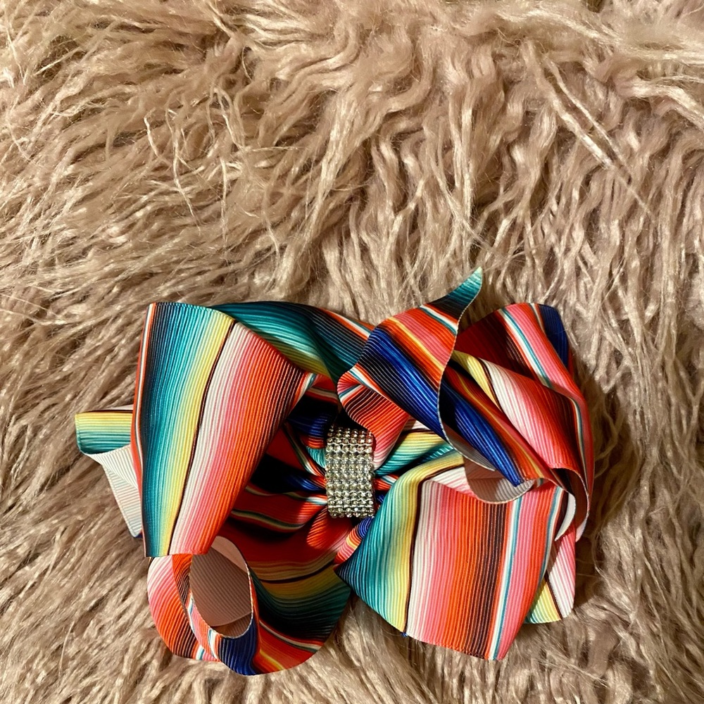Bows (Lot) 32 bows